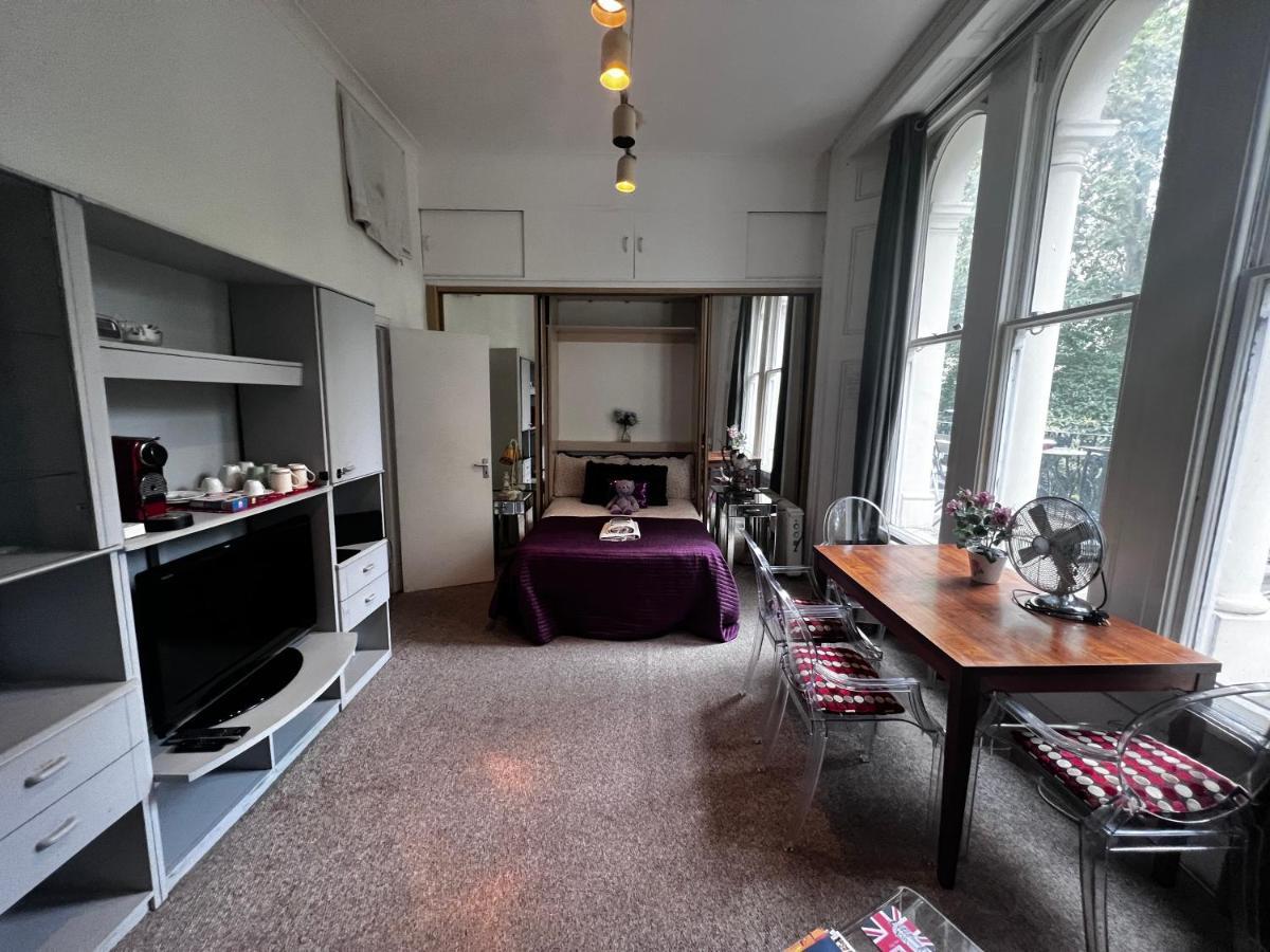Hyde Park Studio Has Private Balcony With Tranquil Garden View Londen Buitenkant foto