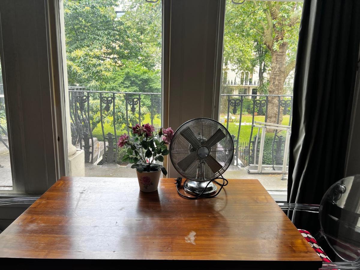 Hyde Park Studio Has Private Balcony With Tranquil Garden View Londen Buitenkant foto