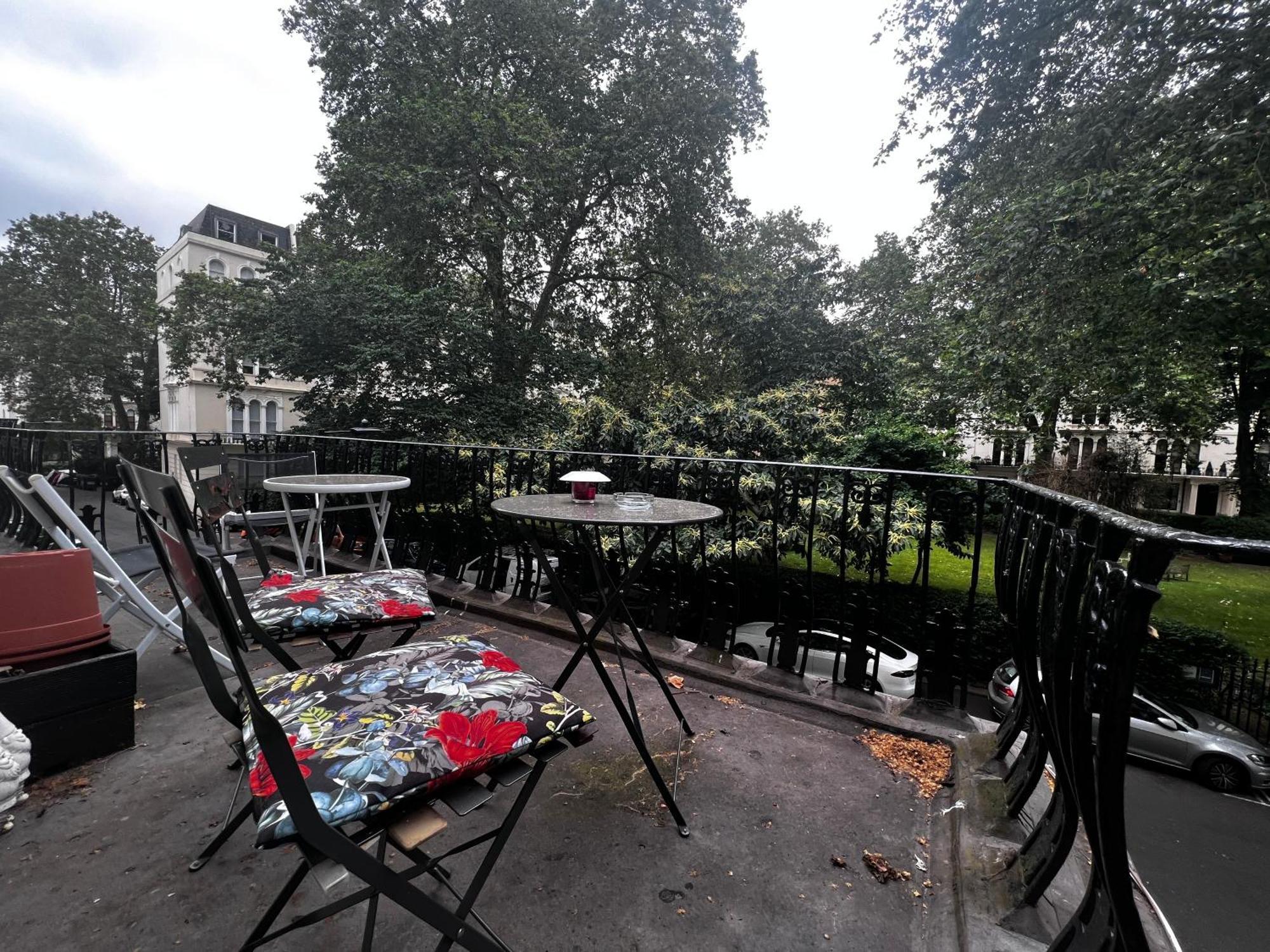 Hyde Park Studio Has Private Balcony With Tranquil Garden View Londen Buitenkant foto