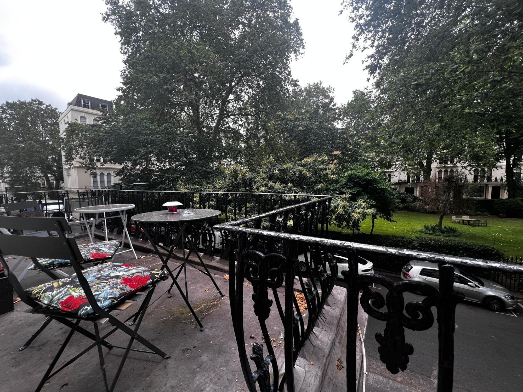 Hyde Park Studio Has Private Balcony With Tranquil Garden View Londen Buitenkant foto
